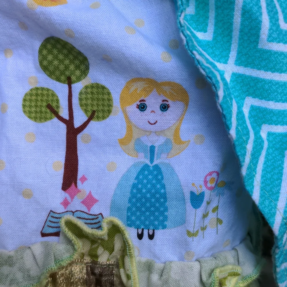 Dress or pinafore with gathers & ruffles 12-18 - Picture 10 of 11